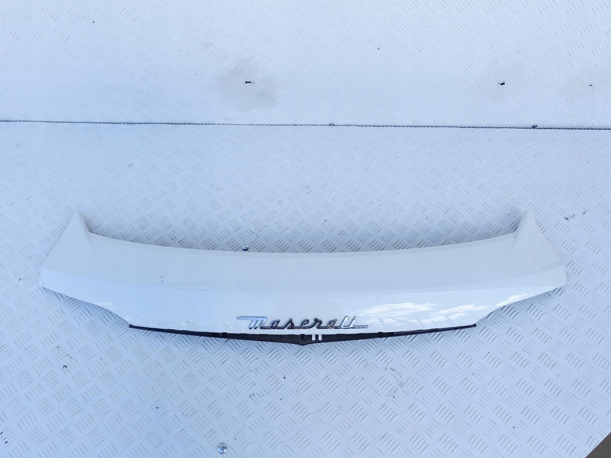 MASERATI LEVANTE OSŁONA BLENDA KLAPA BAGAŻNIK TYŁ MASERATI LEVANTE OSŁONA BLENDA KLAPA BAGAŻNIK TYŁ