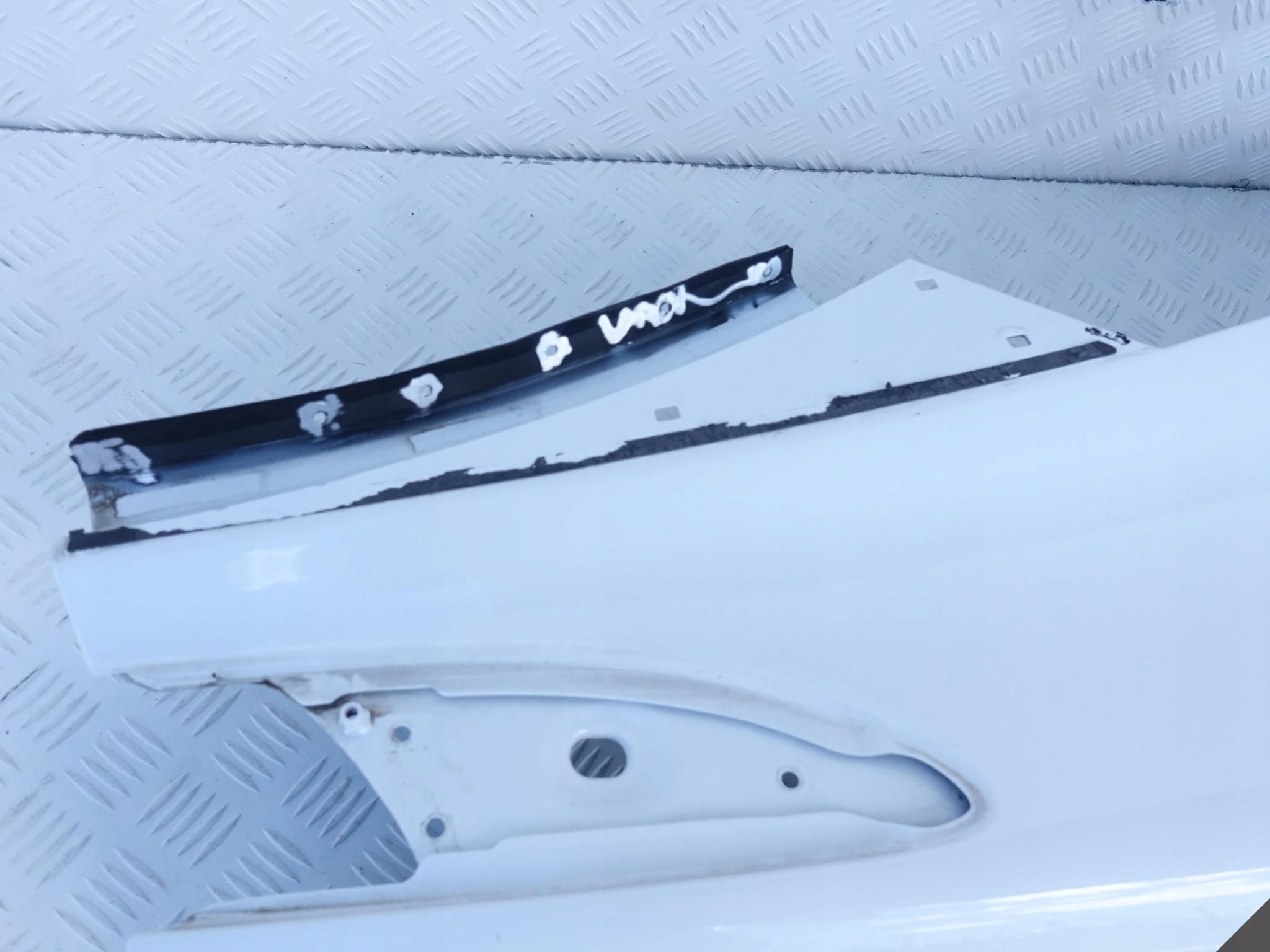 MCLAREN 570S BŁOTNIK OSŁONA LEWY TYŁ IDEALNY MCLAREN 570S BŁOTNIK OSŁONA LEWY TYŁ IDEALNY - obrazek 3