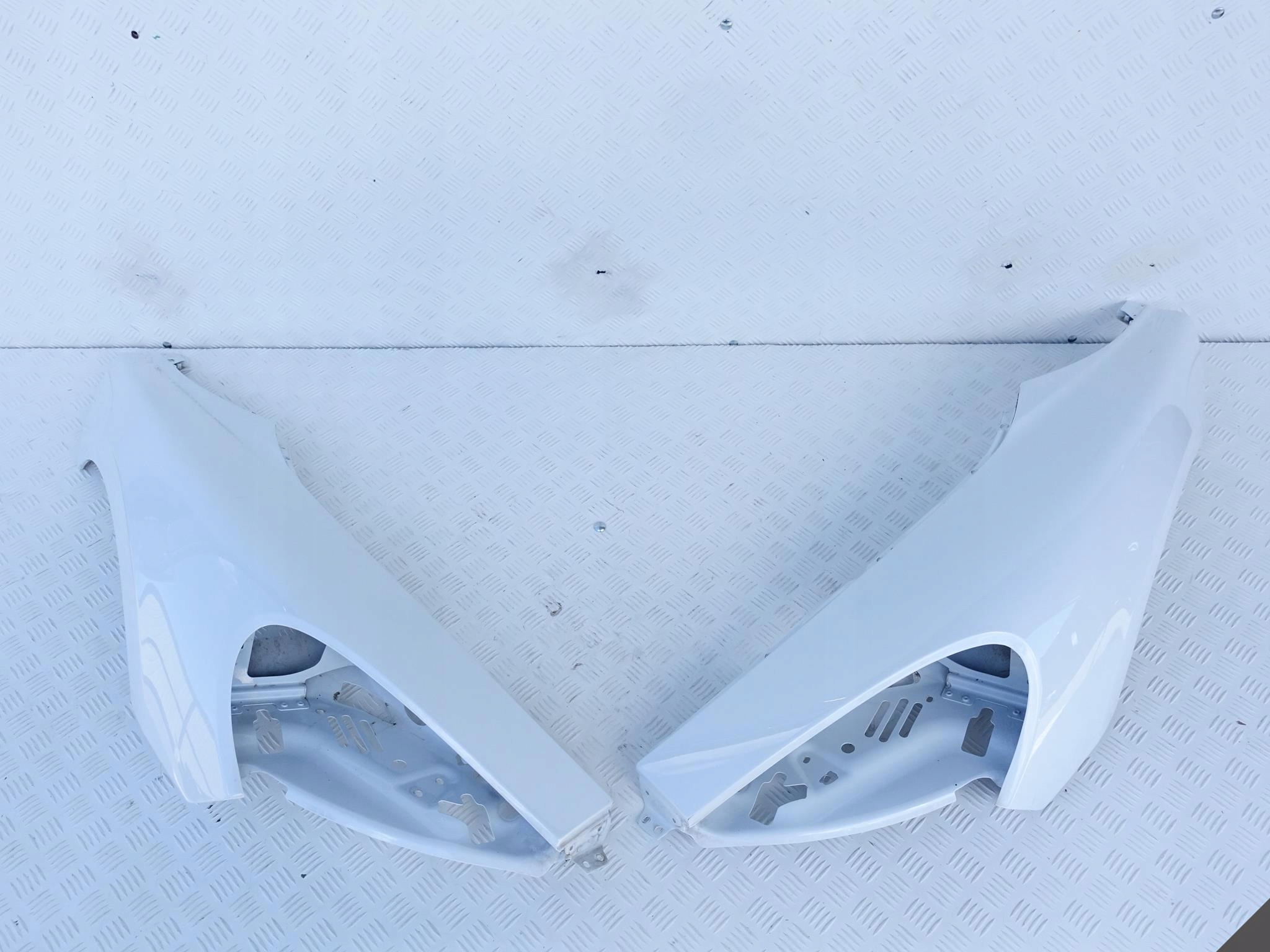 MCLAREN 570S BŁOTNIK PRZÓD LEWY LUB PRAWY MCLAREN 570S BŁOTNIK PRZÓD LEWY LUB PRAWY