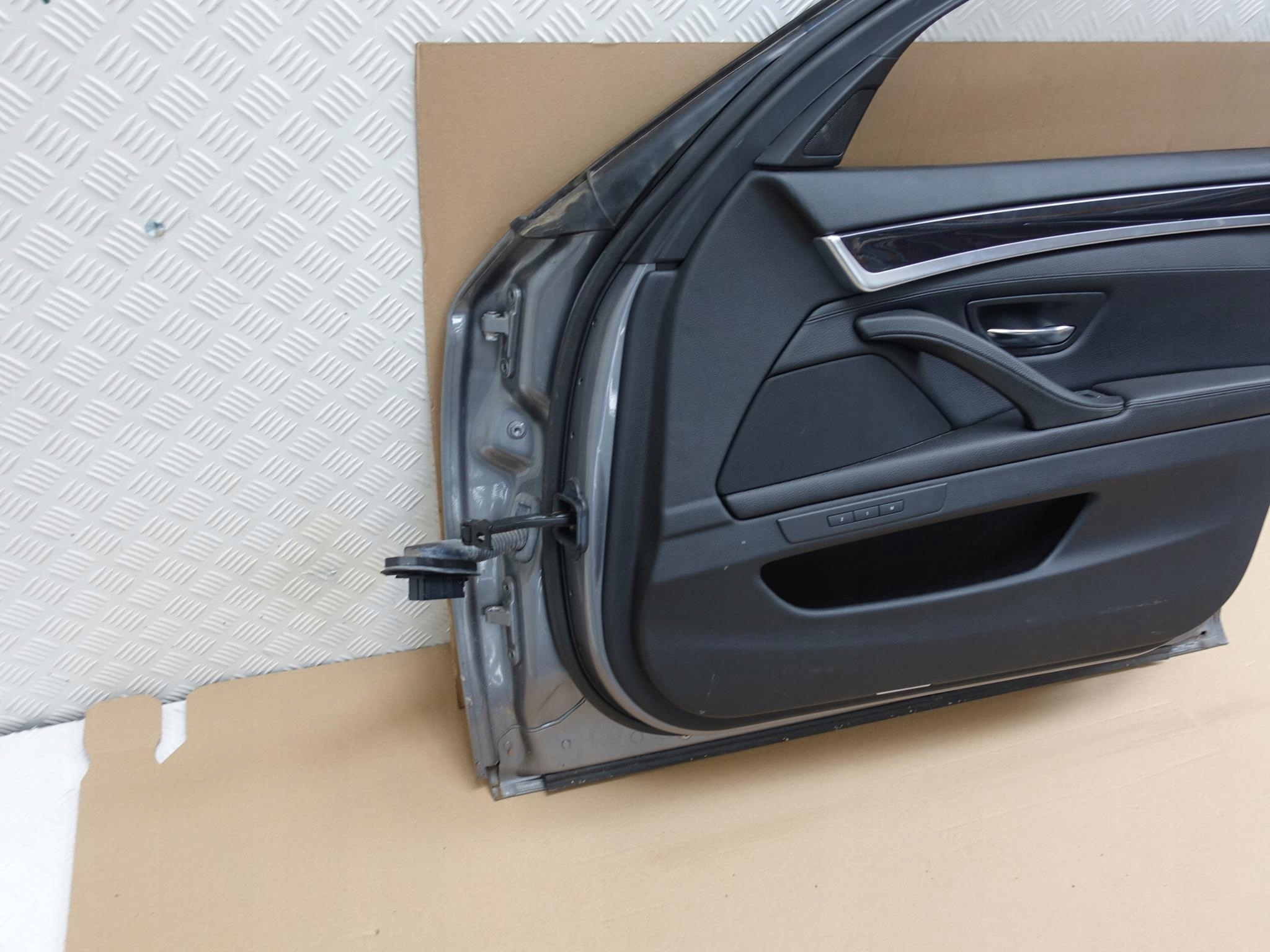 BMW 5 F10 F11 DRZWI PRAWE PRZÓD KOLOR A52 KOMPLET BMW 5 F10 F11 DRZWI PRAWE PRZÓD KOLOR A52 KOMPLET - obrazek 10
