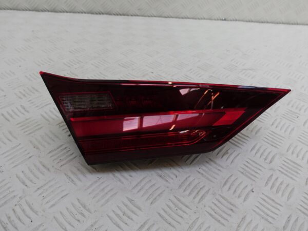 BMW 1 F40 LED LAMPA W KLAPĘ BAGAŻNIK TYŁ LEWY