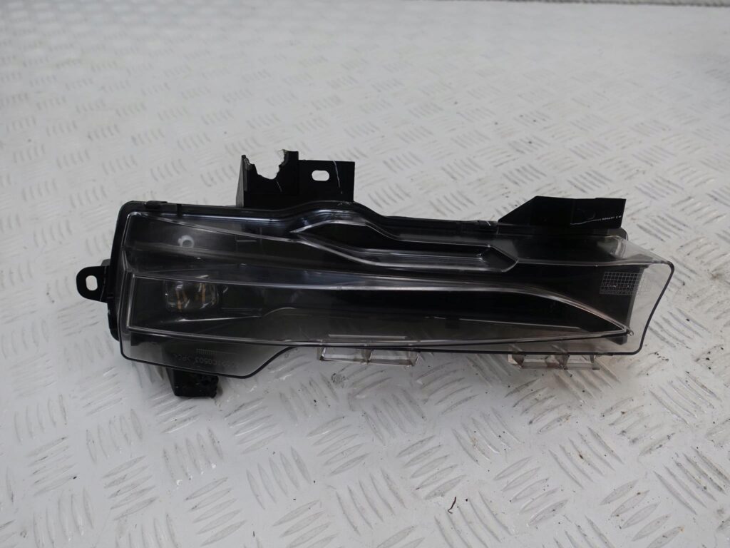TESLA III 3 LED DRL HALOGEN LEWY 1077395-00-C TESLA III 3 LED DRL HALOGEN LEWY 1077395-00-C