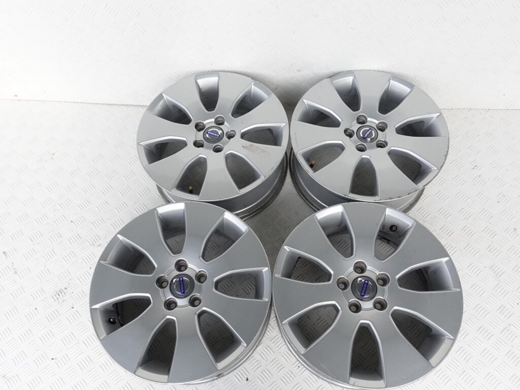 VOLVO S80 V70 S60 KOMPLET 17 CALI 30714022 FELGI VOLVO S80 V70 S60 KOMPLET 17 CALI 30714022 FELGI