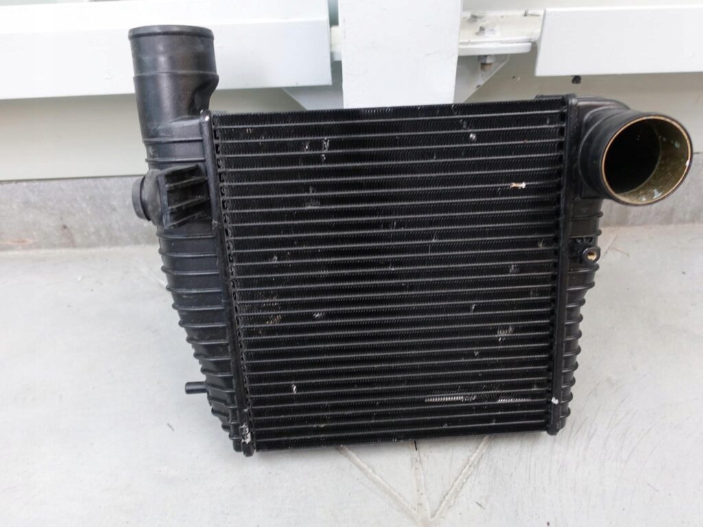 ASTON MARTIN INTERCOOLER CHŁODNICA 1030162200