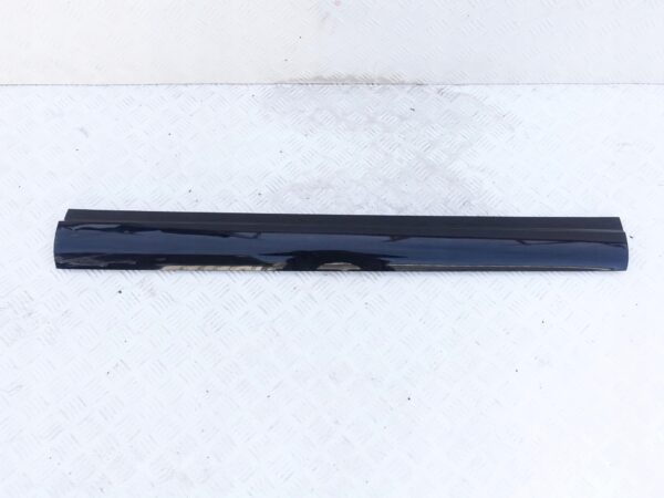 MASERATI LEVANTE LISTWA DRZWI PRZÓD 670035235 MASERATI LEVANTE LISTWA DRZWI PRZÓD 670035235