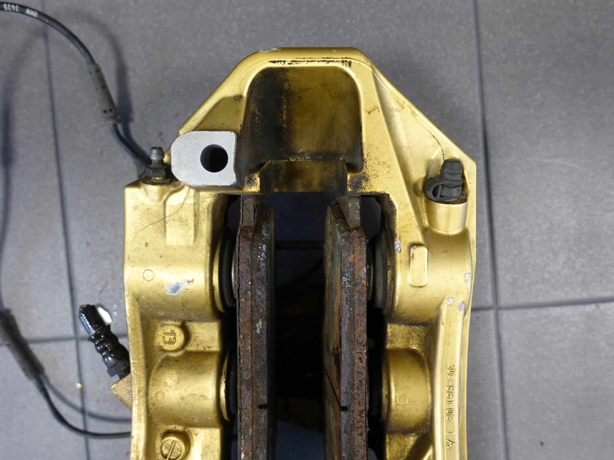 BMW M3 F80 M4 F82 F83 ZACISK GOLD ZŁOTY 20A881031A BMW M3 F80 M4 F82 F83 ZACISK GOLD ZŁOTY 20A881031A - obrazek 9