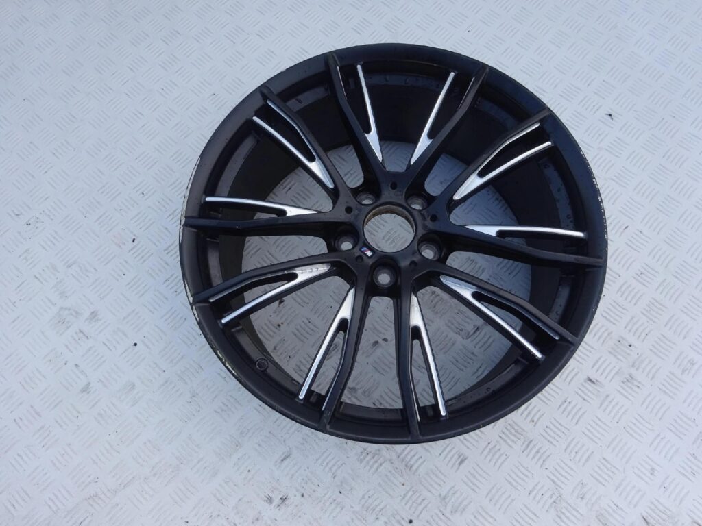 BMW F30 F31 F32 F33 F36 8,5Jx20 ET47 6862775 BMW F30 F31 F32 F33 F36 8,5Jx20 ET47 6862775