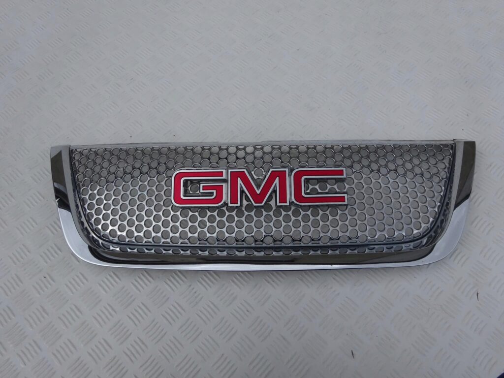 GMC ACADIA DENALI GRILL ATRAPA 25963858 PRZOD