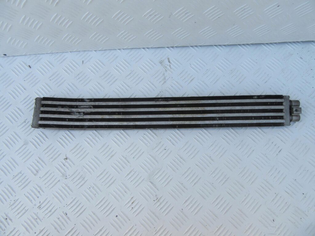 MERCEDES CHŁODNICA OLEJU W2045000600 AMG MERCEDES CHŁODNICA OLEJU W2045000600 AMG