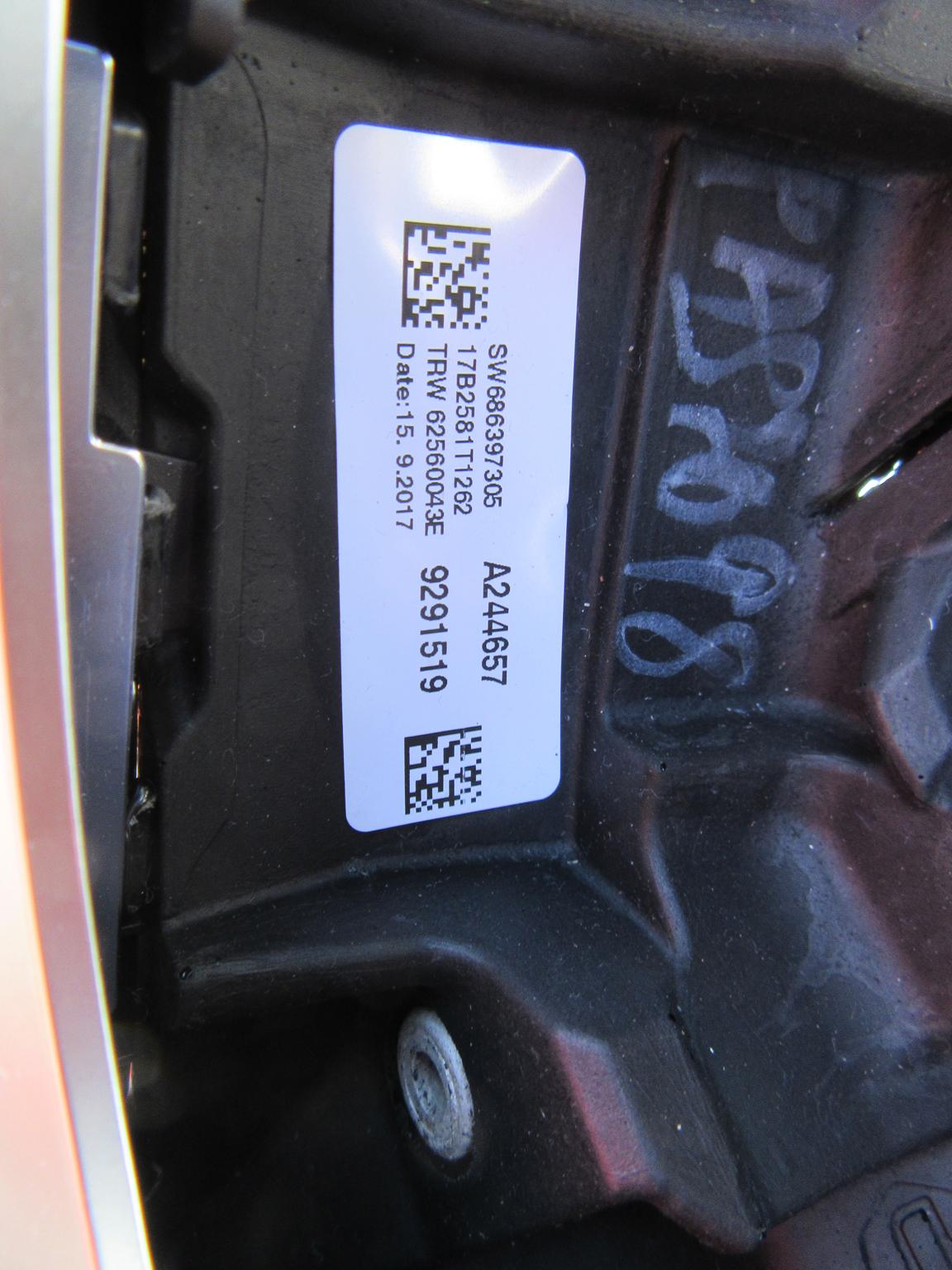 BMW F23 F22 F20 F21 F30 KIEROWNICA SPORT NIĆ CZERW BMW F23 F22 F20 F21 F30 KIEROWNICA SPORT NIĆ CZERW - obrazek 5