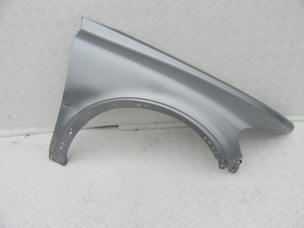 VOLVO C30 06 07-10 BŁOTNIK PRAWY PRZOD PRZEDNI