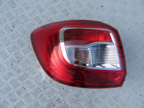 DACIA SANDERO II 12- LAMPA LEWA TYŁ TYLNA DACIA SANDERO II 12- LAMPA LEWA TYŁ TYLNA