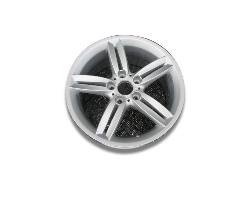 BMW E82 E87 E88 FELGA 8,5Jx18 IS52 5x120