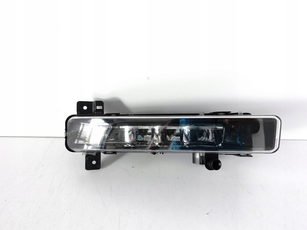 BMW 5 G30 G31 6 GT G32 M-PAKIET LAMPA HALOGEN LED DRL PRAWY W ZDERZAK BMW 5 G30 G31 6 GT G32 M-PAKIET LAMPA HALOGEN LED DRL PRAWY W ZDERZAK