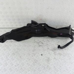 PORSCHE 992 19- KANAŁ ODPŁYWU WODY RYNNA PRAWA TYŁ PORSCHE 992 19- KANAŁ ODPŁYWU WODY RYNNA PRAWA TYŁ
