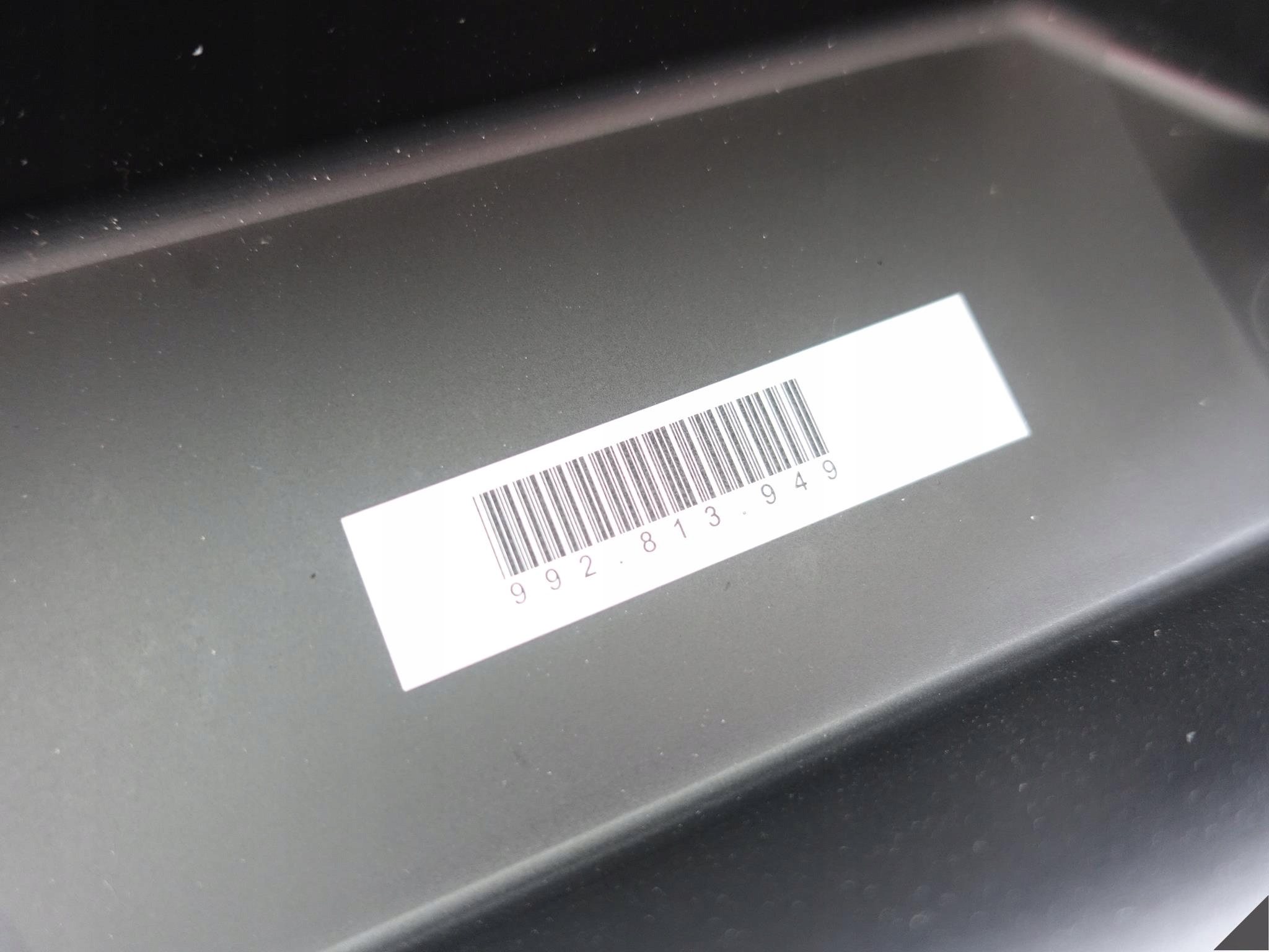 PORSCHE 992 19- KANAŁ ODPŁYWU WODY RYNNA LEWA TYŁ PORSCHE 992 19- KANAŁ ODPŁYWU WODY RYNNA LEWA TYŁ - obrazek 3