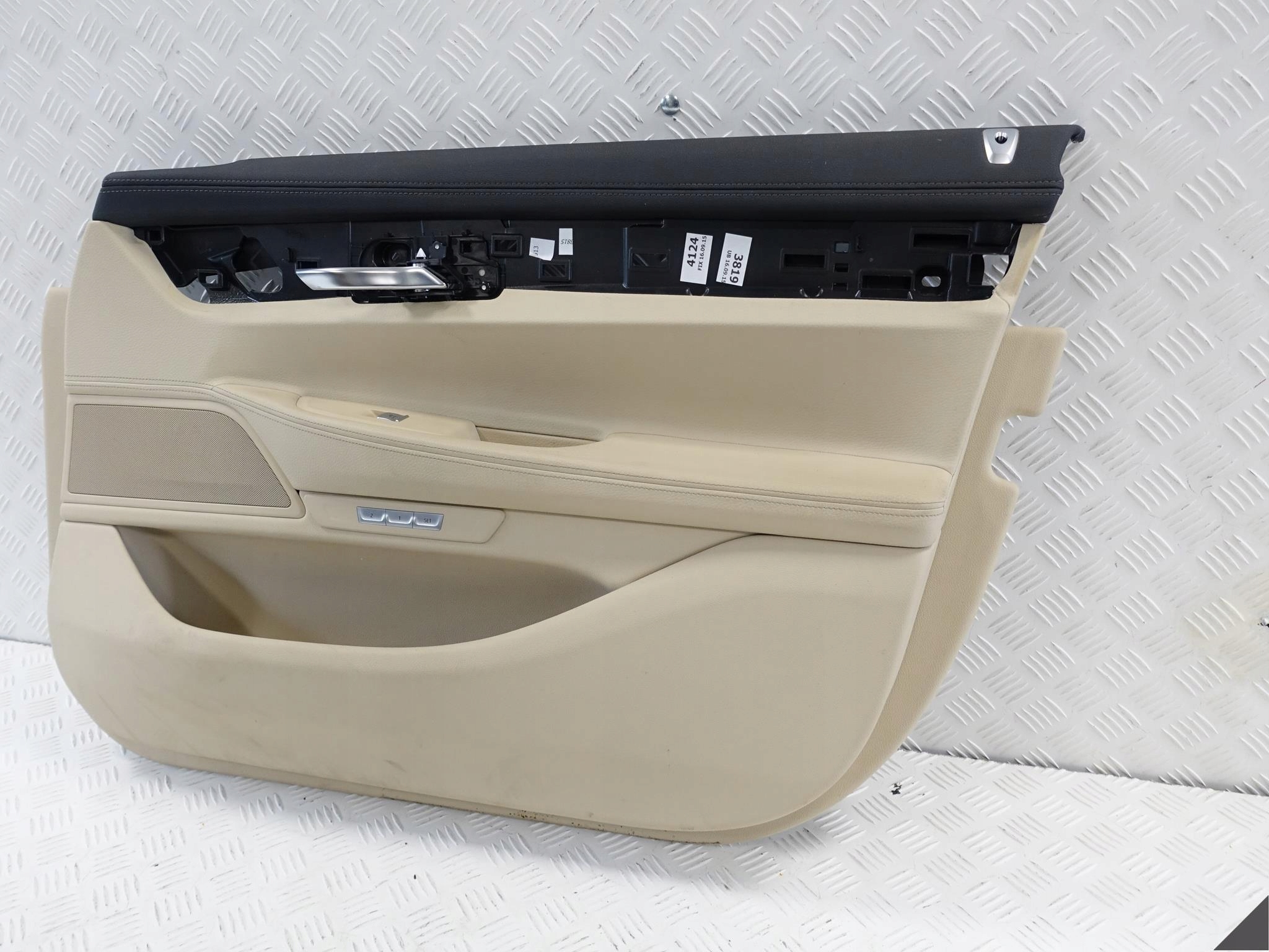 BMW 7 G11 G12 TAPICERKA PRAWA PRZÓD CANBERRABEIGE BMW 7 G11 G12 TAPICERKA PRAWA PRZÓD CANBERRABEIGE - obrazek 3