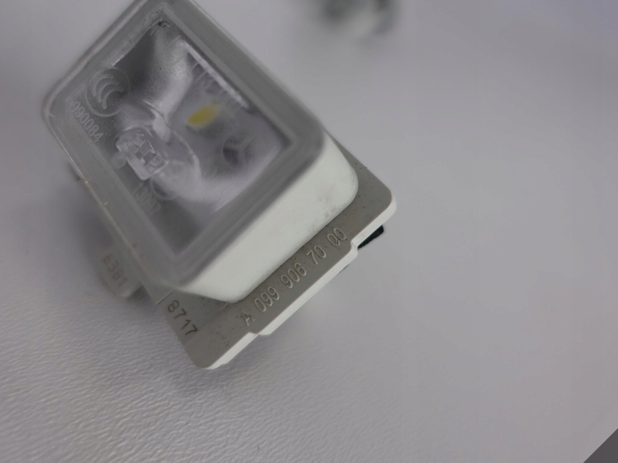 MERCEDES CLS C218 W212 W205 LAMPKA LED TABLICY TYŁ MERCEDES CLS C218 W212 W205 LAMPKA LED TABLICY TYŁ - obrazek 4