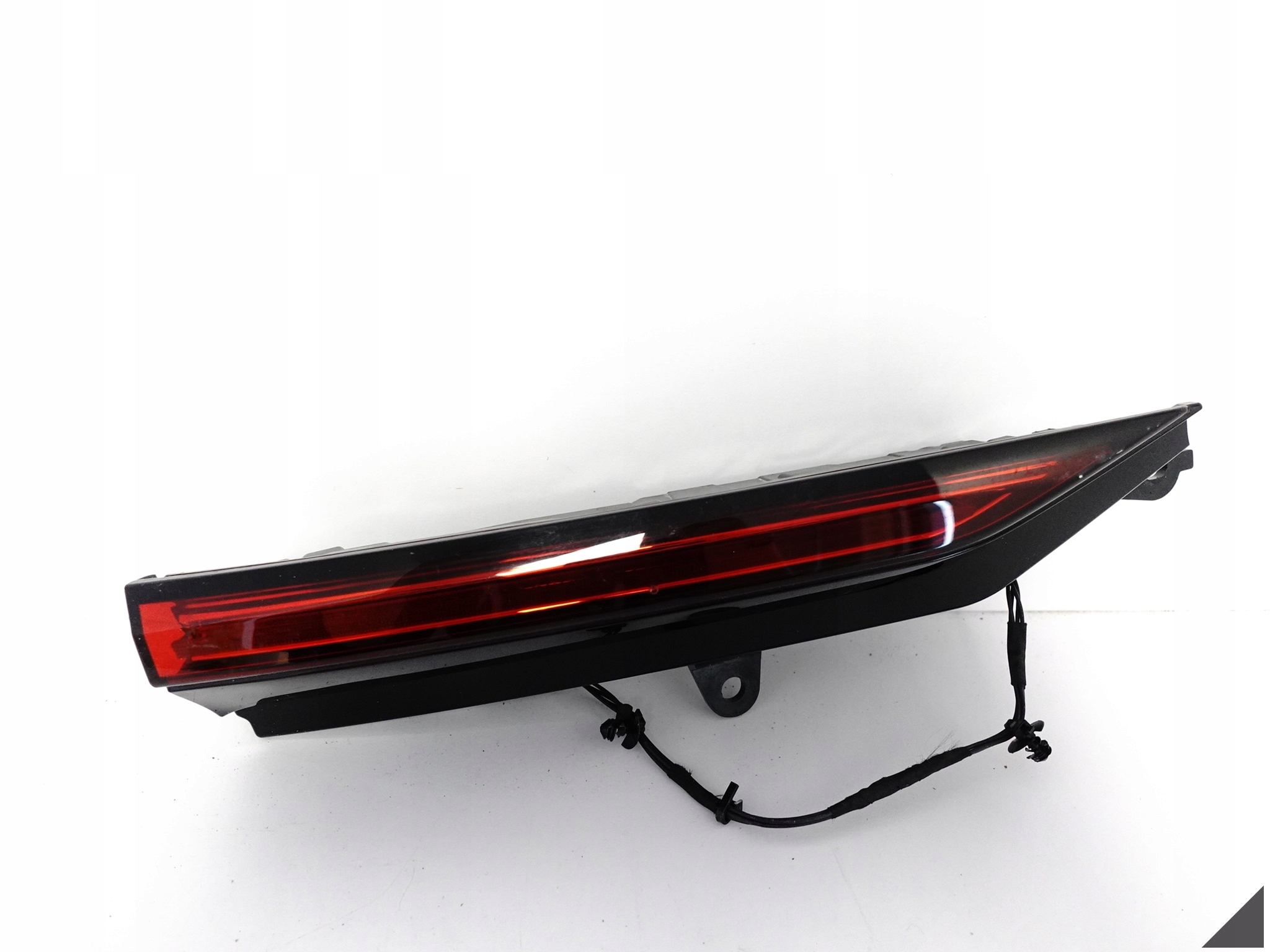 POLESTAR II 2 20- LAMPA LED W KLAPĘ POKRYWĘ BAGAŻNIKA LEWA TYŁ EUROPA POLESTAR II 2 20- LAMPA LED W KLAPĘ POKRYWĘ BAGAŻNIKA LEWA TYŁ EUROPA