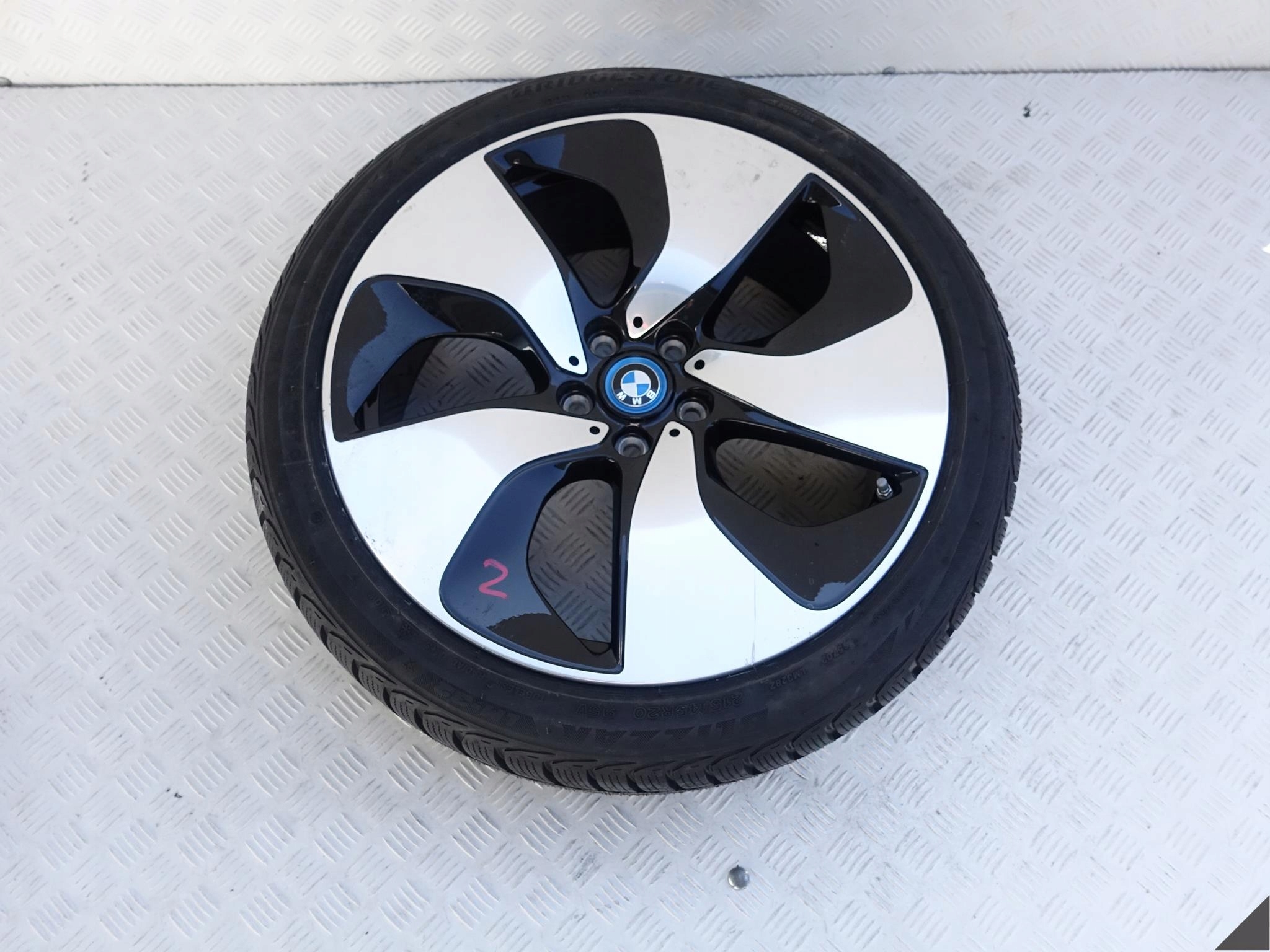 BMW i8 6853004 FELGA 7,5Jx20 OPONA ET40 215 45 BMW i8 6853004 FELGA 7,5Jx20 OPONA ET40 215 45