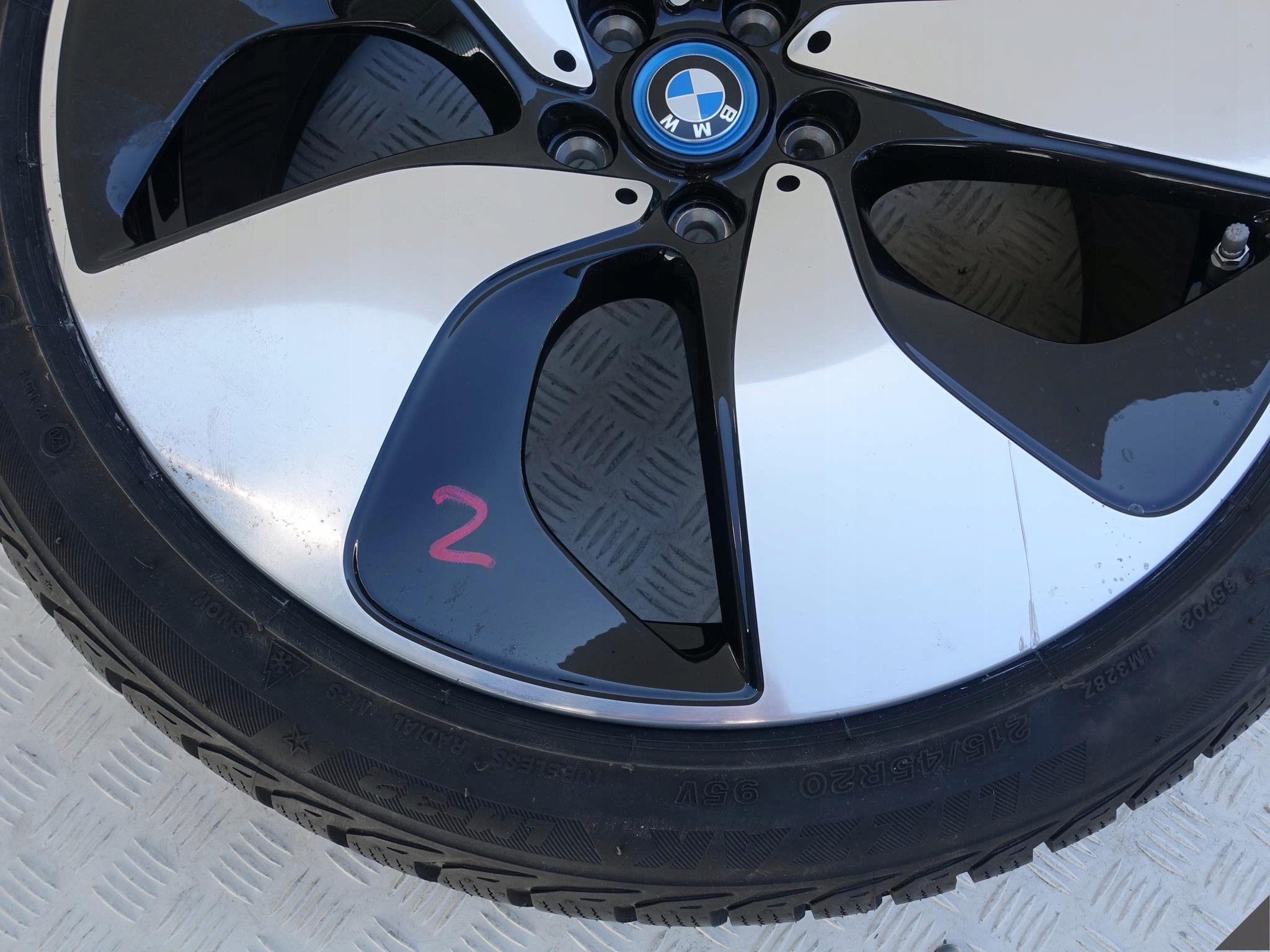 BMW i8 6853004 FELGA 7,5Jx20 OPONA ET40 215 45 BMW i8 6853004 FELGA 7,5Jx20 OPONA ET40 215 45 - obrazek 2