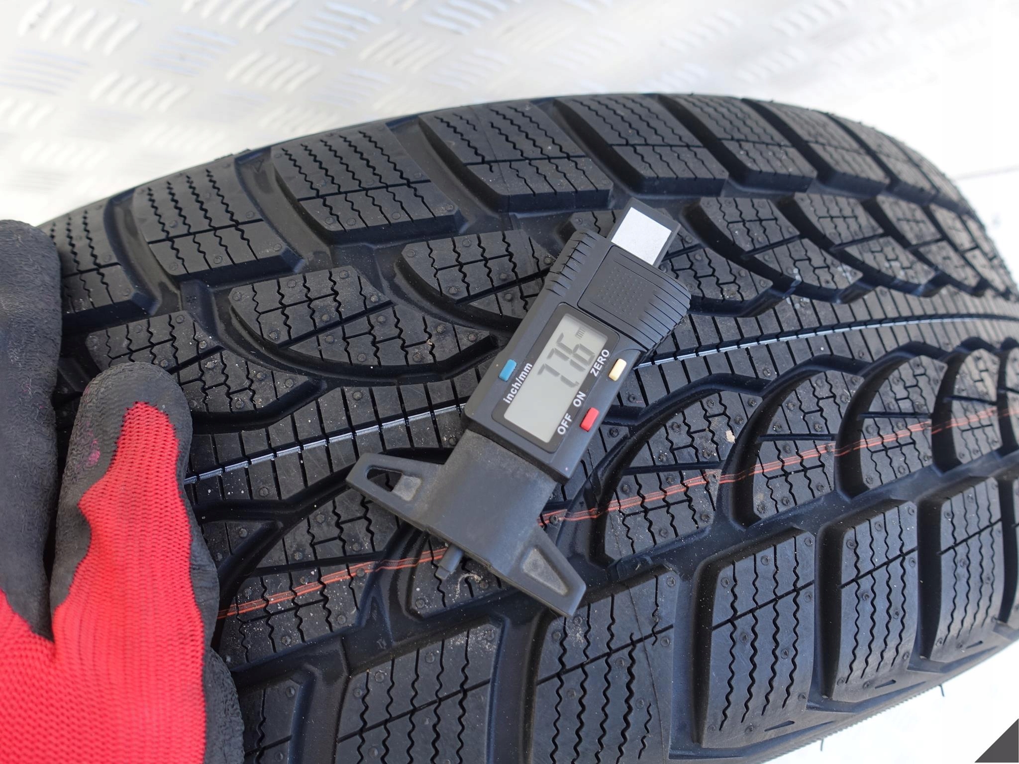 BMW i8 6853004 FELGA 7,5Jx20 OPONA ET40 215 45 BMW i8 6853004 FELGA 7,5Jx20 OPONA ET40 215 45 - obrazek 13