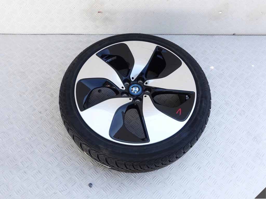 BMW i8 6853004 FELGA 7,5Jx20 OPONA ET40 215 45 BMW i8 6853004 FELGA 7,5Jx20 OPONA ET40 215 45