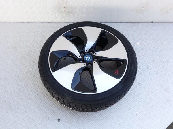 BMW i8 6853004 FELGA 7,5Jx20 OPONA ET40 215 45 BMW i8 6853004 FELGA 7,5Jx20 OPONA ET40 215 45