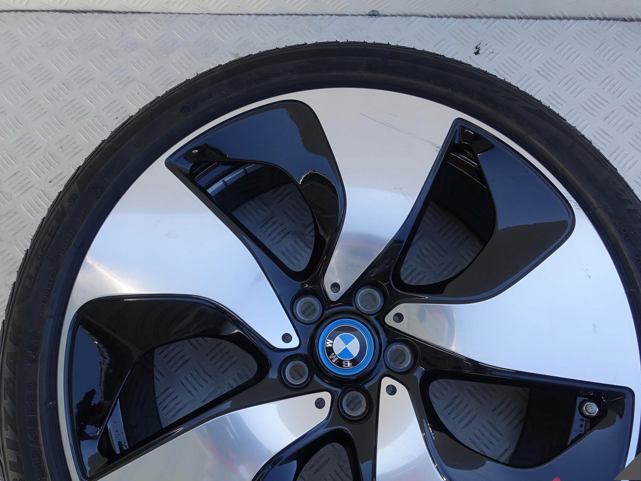 BMW i8 6853004 FELGA 7,5Jx20 OPONA ET40 215 45 BMW i8 6853004 FELGA 7,5Jx20 OPONA ET40 215 45 - obrazek 5