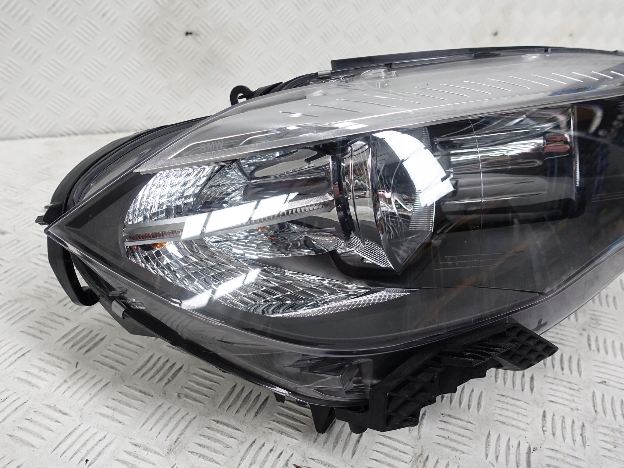 BMW X5 F15 X6 F16 H7 ZWYKŁA PRAWA EU PRZÓD LAMPA BMW X5 F15 X6 F16 H7 ZWYKŁA PRAWA EU PRZÓD LAMPA - obrazek 2