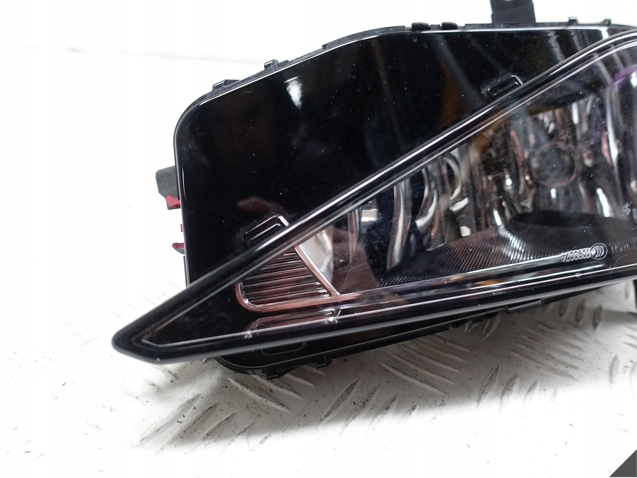 VW GOLF SPORTSVAN 517 LIFT 18- HALOGEN PRAWY VW GOLF SPORTSVAN 517 LIFT 18- HALOGEN PRAWY - obrazek 2