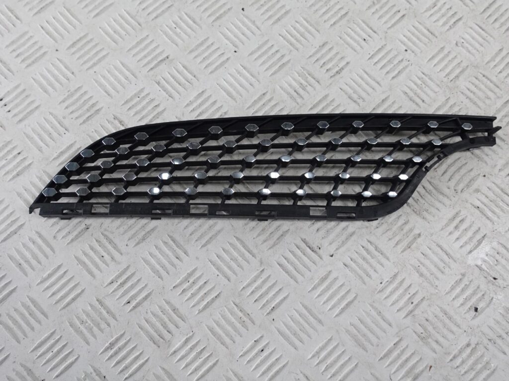 MERCEDES CLA C117 AMG GRILL ATRAPA KRATKA LEWA MERCEDES CLA C117 AMG GRILL ATRAPA KRATKA LEWA
