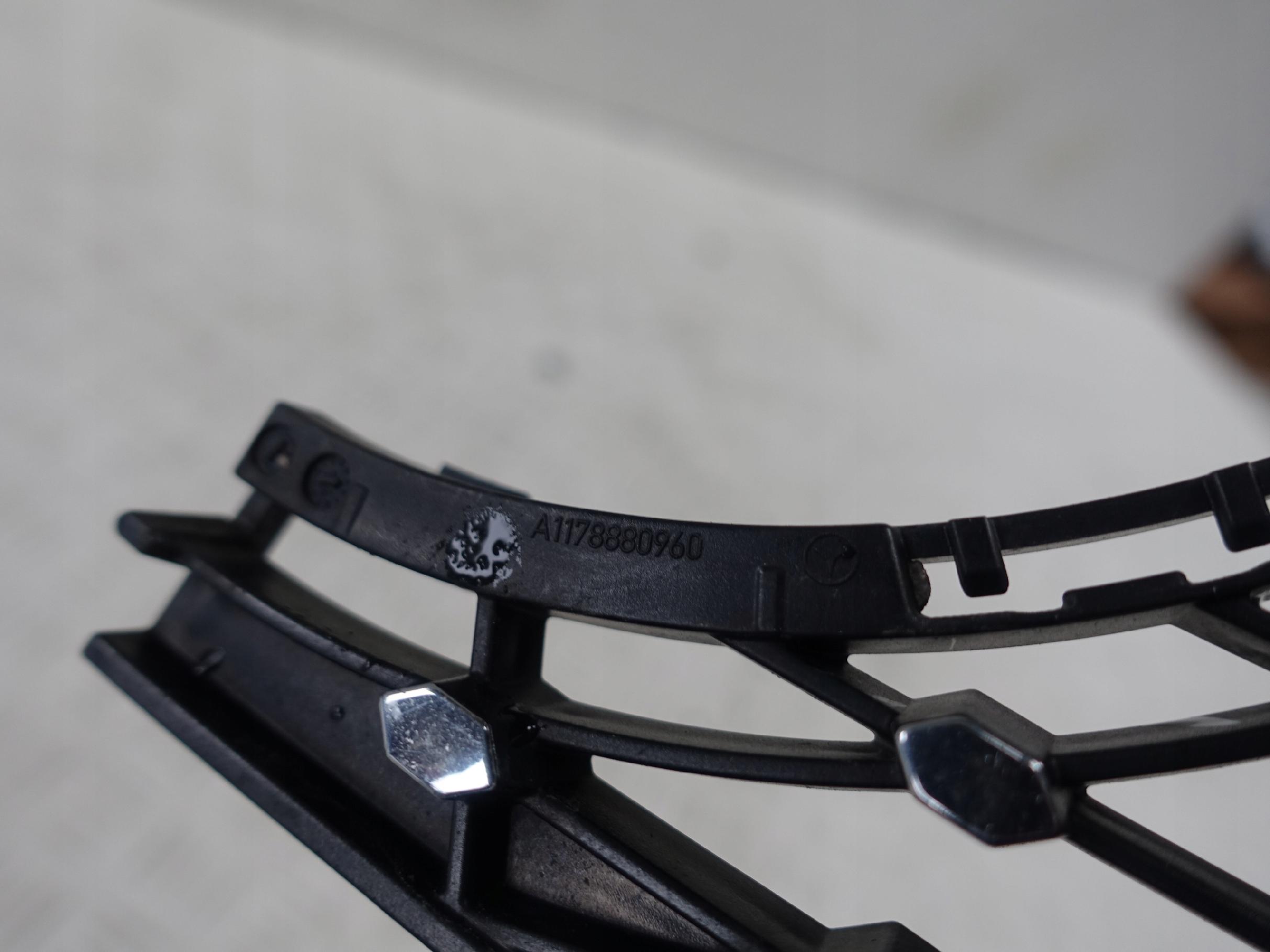 MERCEDES CLA C117 AMG GRILL ATRAPA KRATKA LEWA MERCEDES CLA C117 AMG GRILL ATRAPA KRATKA LEWA - obrazek 6