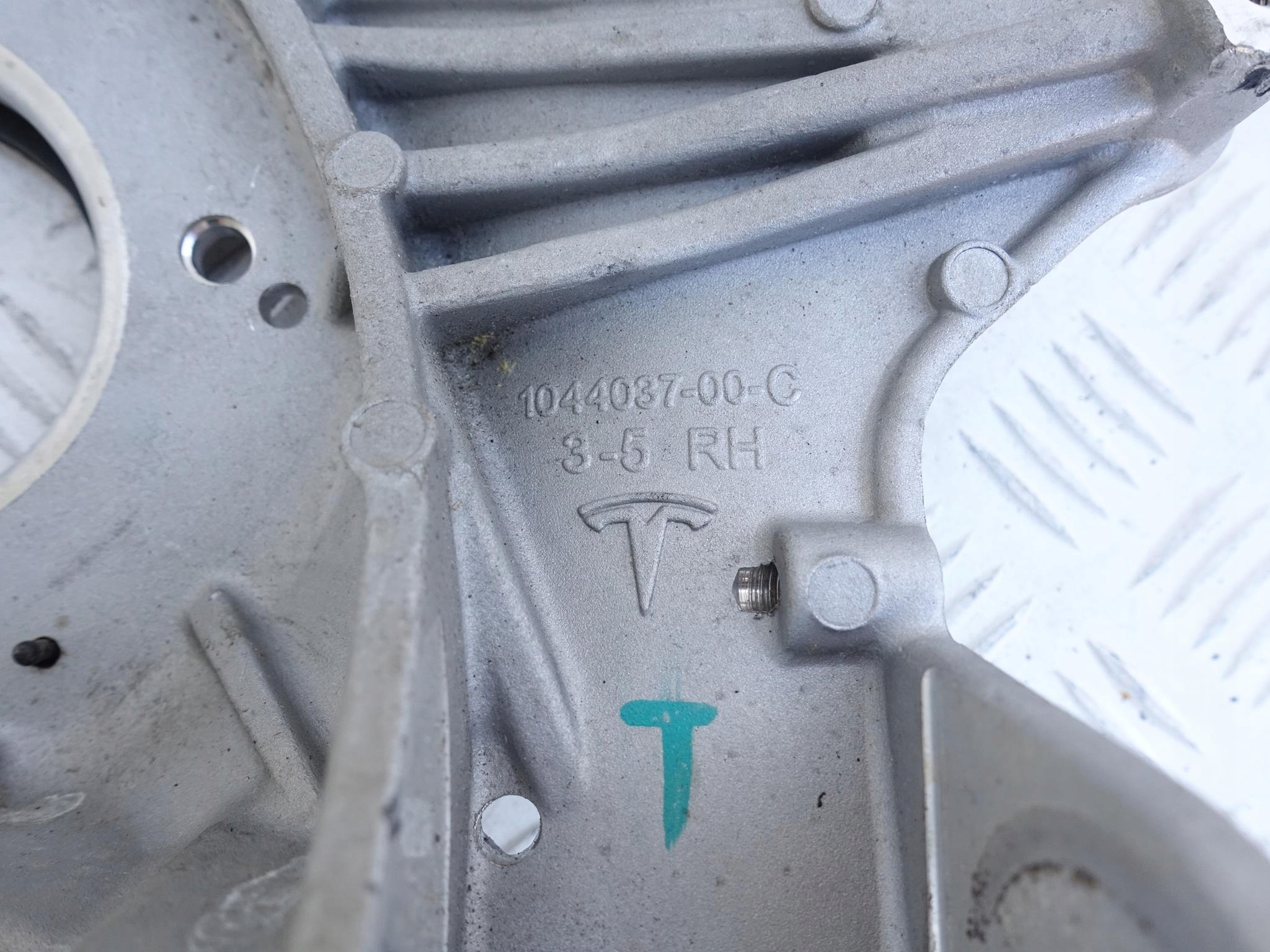 TESLA MODEL 3 MOCOWANIE AMORTYZATORA PRAWE PRZÓD TESLA MODEL 3 MOCOWANIE AMORTYZATORA PRAWE PRZÓD - obrazek 2
