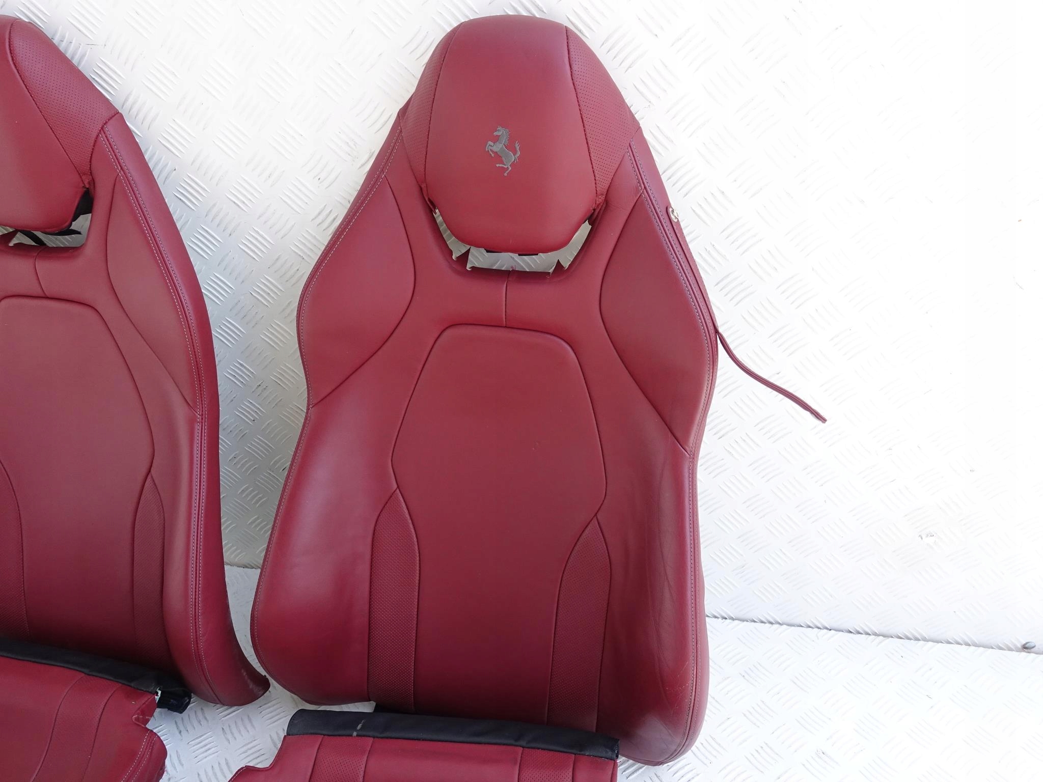 FERRARI PORTOFINO FOTEL TAPICERKA SKÓRA CZERWONA FERRARI PORTOFINO FOTEL TAPICERKA SKÓRA CZERWONA - obrazek 4