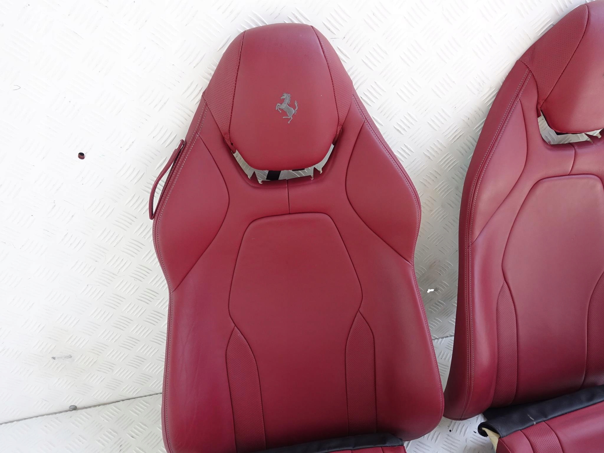 FERRARI PORTOFINO FOTEL TAPICERKA SKÓRA CZERWONA FERRARI PORTOFINO FOTEL TAPICERKA SKÓRA CZERWONA - obrazek 8