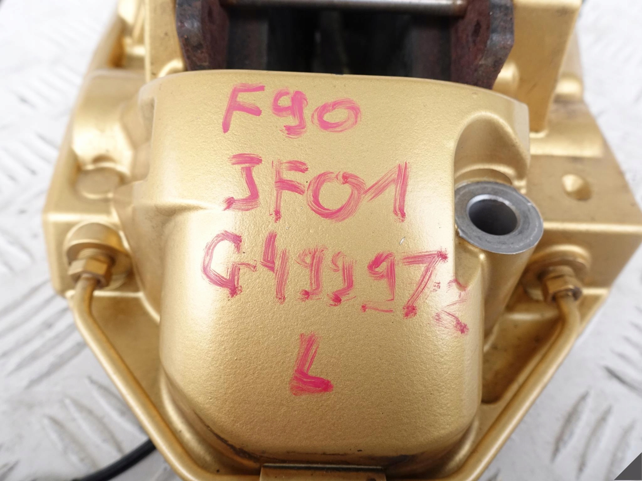BMW M5 F90 KERAMIK GOLD ZACISK+KLOCKI LEWY PRZÓD BMW M5 F90 KERAMIK GOLD ZACISK+KLOCKI LEWY PRZÓD - obrazek 15