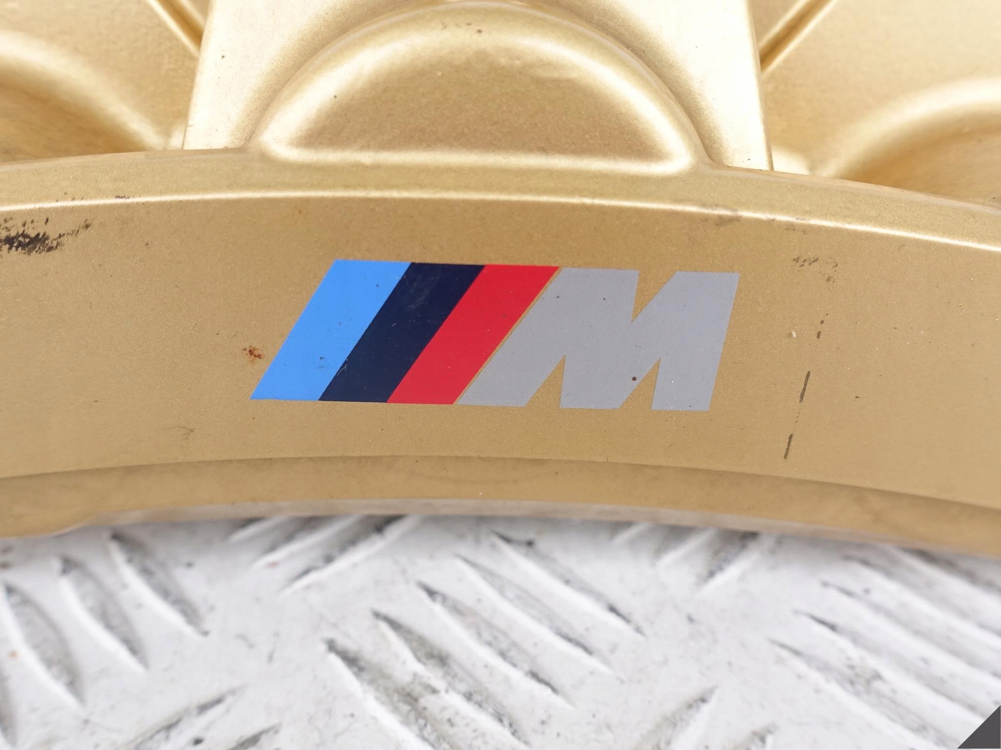 BMW M5 F90 KERAMIK GOLD ZACISK+KLOCKI LEWY PRZÓD BMW M5 F90 KERAMIK GOLD ZACISK+KLOCKI LEWY PRZÓD - obrazek 4