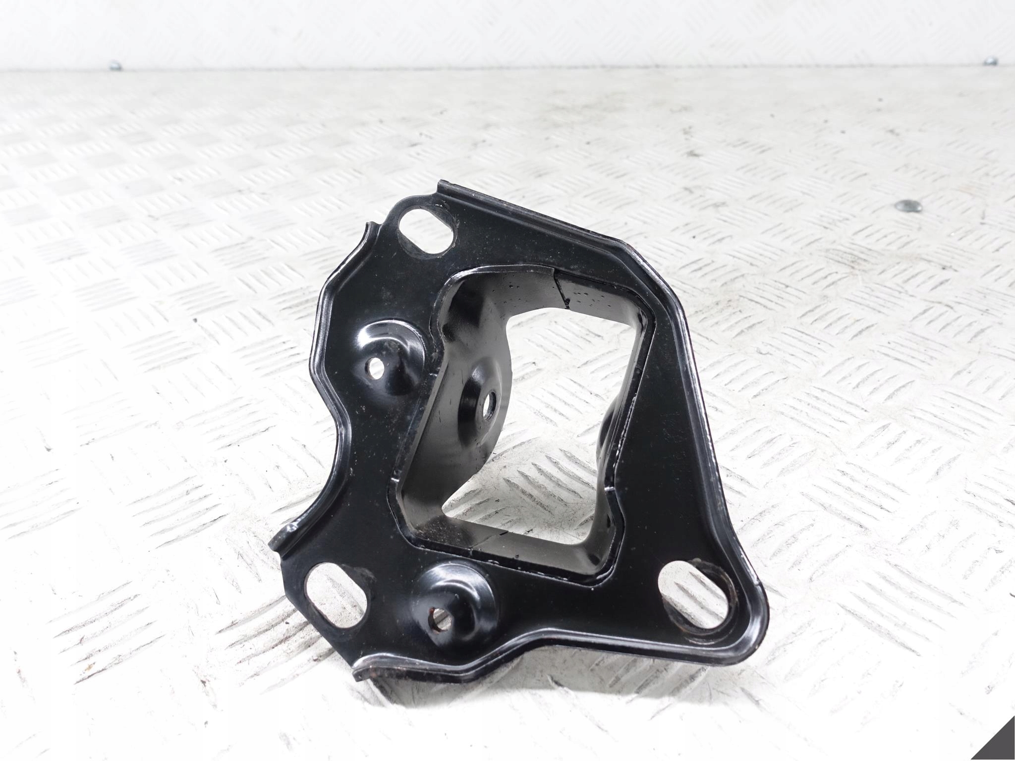 BMW MINI X2 X1 F39 F45 UCHWYT WAHACZA TYŁ LEWY BMW MINI X2 X1 F39 F45 UCHWYT WAHACZA TYŁ LEWY - obrazek 2
