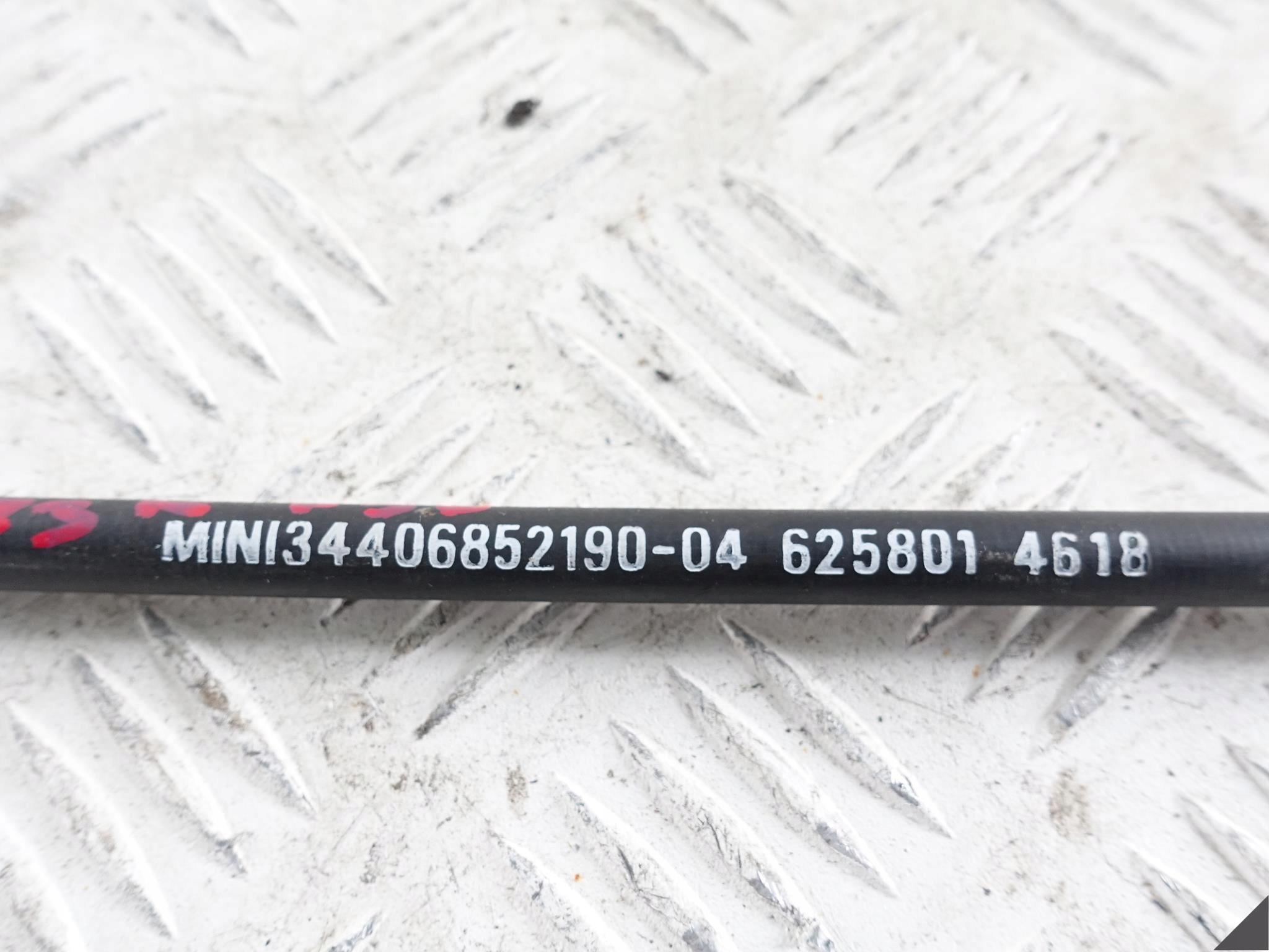 MINI F57 F56 F55 LINKA HAMULCA RĘCZNEGO PRAWA MINI F57 F56 F55 LINKA HAMULCA RĘCZNEGO PRAWA - obrazek 2