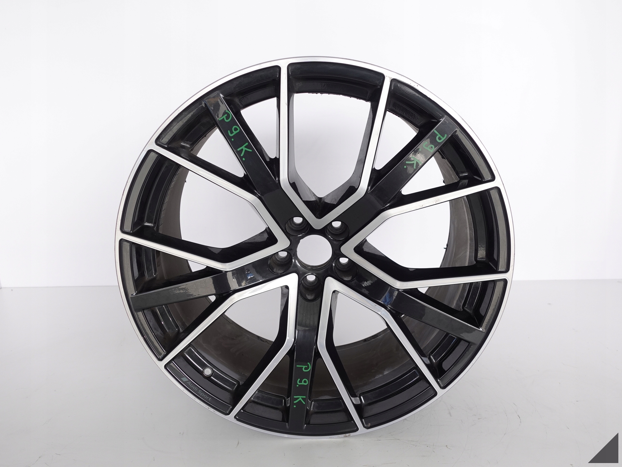 AUDI Q8 SQ8 RSQ8 Q7 S-LINE 4M8 FELGA 10JX22 ET21 AUDI Q8 SQ8 RSQ8 Q7 S-LINE 4M8 FELGA 10JX22 ET21