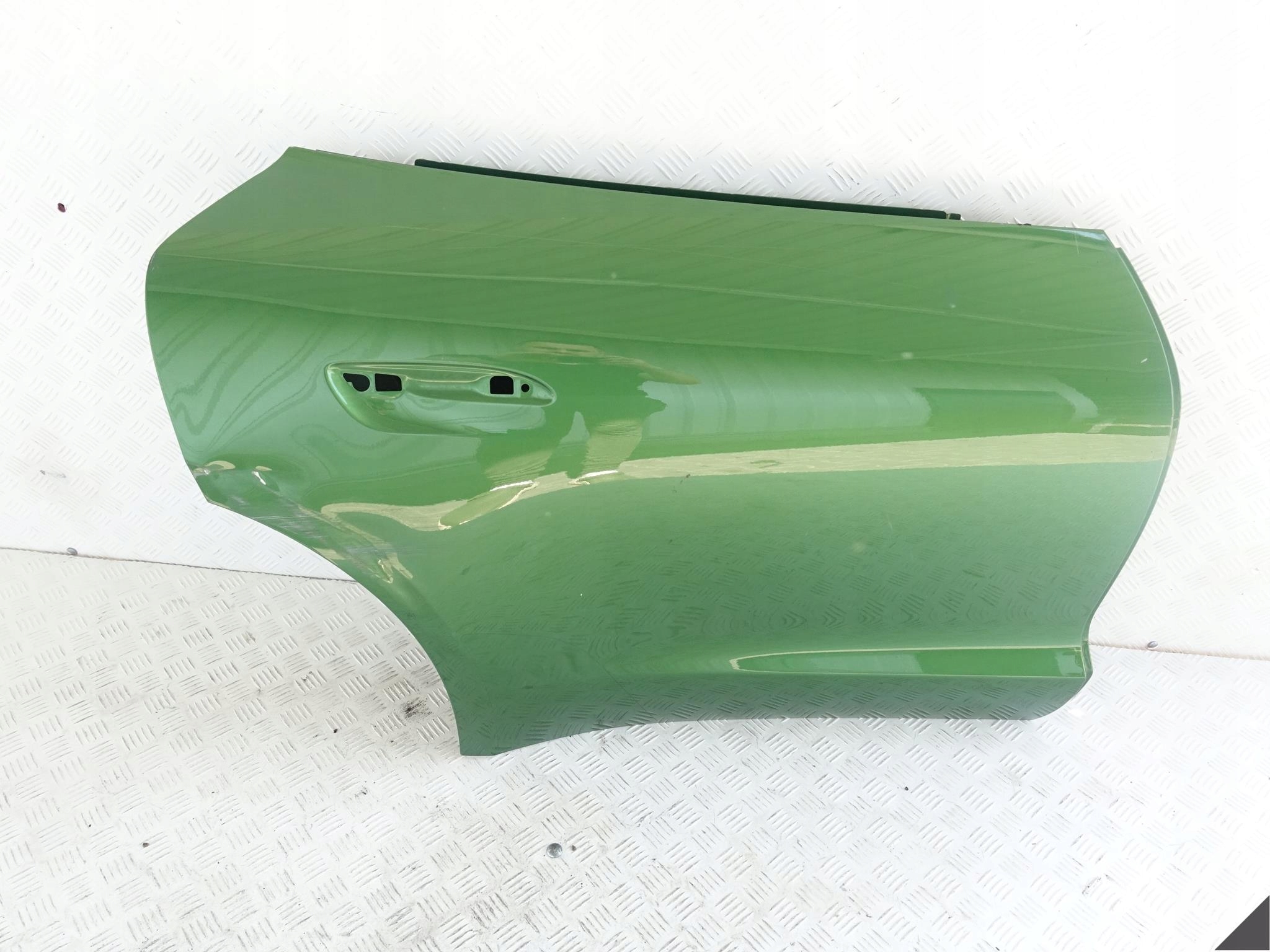 PORSCHE TAYCAN 9J1 DRZWI PRAWE TYŁ PORSCHE TAYCAN 9J1 DRZWI PRAWE TYŁ