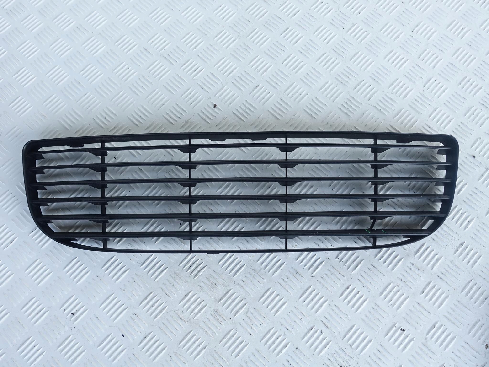 PORSCHE CAYENNE 7L5 TURBO 02-06 KRATKA ATRAPA PORSCHE CAYENNE 7L5 TURBO 02-06 KRATKA ATRAPA