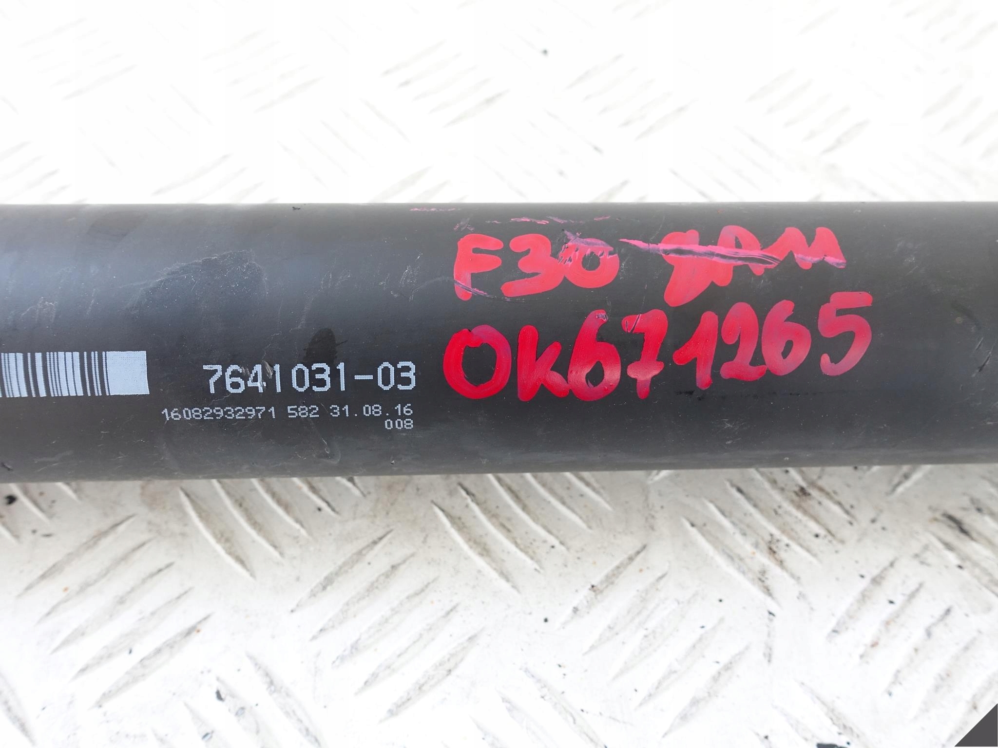 BMW F30 F31 F32 F33 LCI LIFT WAŁ NAPĘDOWY 10Km BMW F30 F31 F32 F33 LCI LIFT WAŁ NAPĘDOWY 10Km - obrazek 2