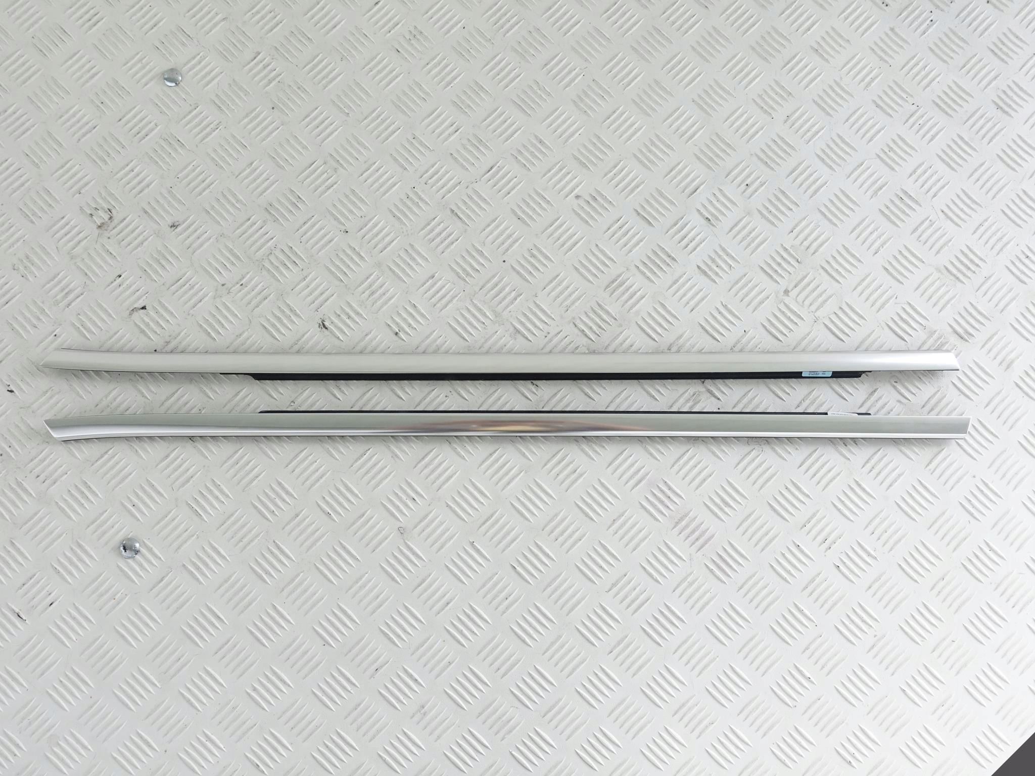 AUDI Q3 II 83F 18- CHROM LISTWA DRZWI TYŁ P LUB L AUDI Q3 II 83F 18- CHROM LISTWA DRZWI TYŁ P LUB L - obrazek 2