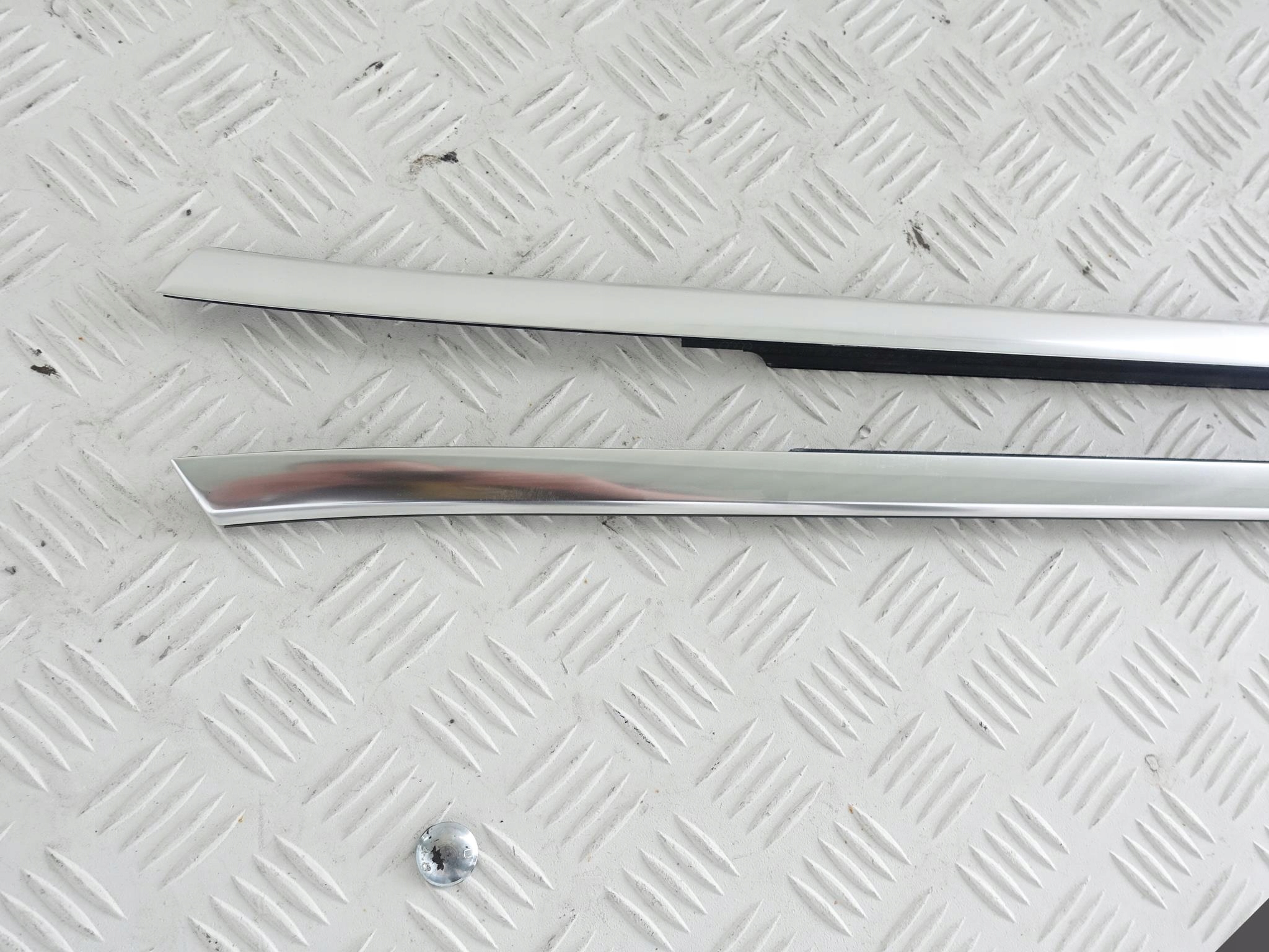AUDI Q3 II 83F 18- CHROM LISTWA DRZWI TYŁ P LUB L AUDI Q3 II 83F 18- CHROM LISTWA DRZWI TYŁ P LUB L - obrazek 3