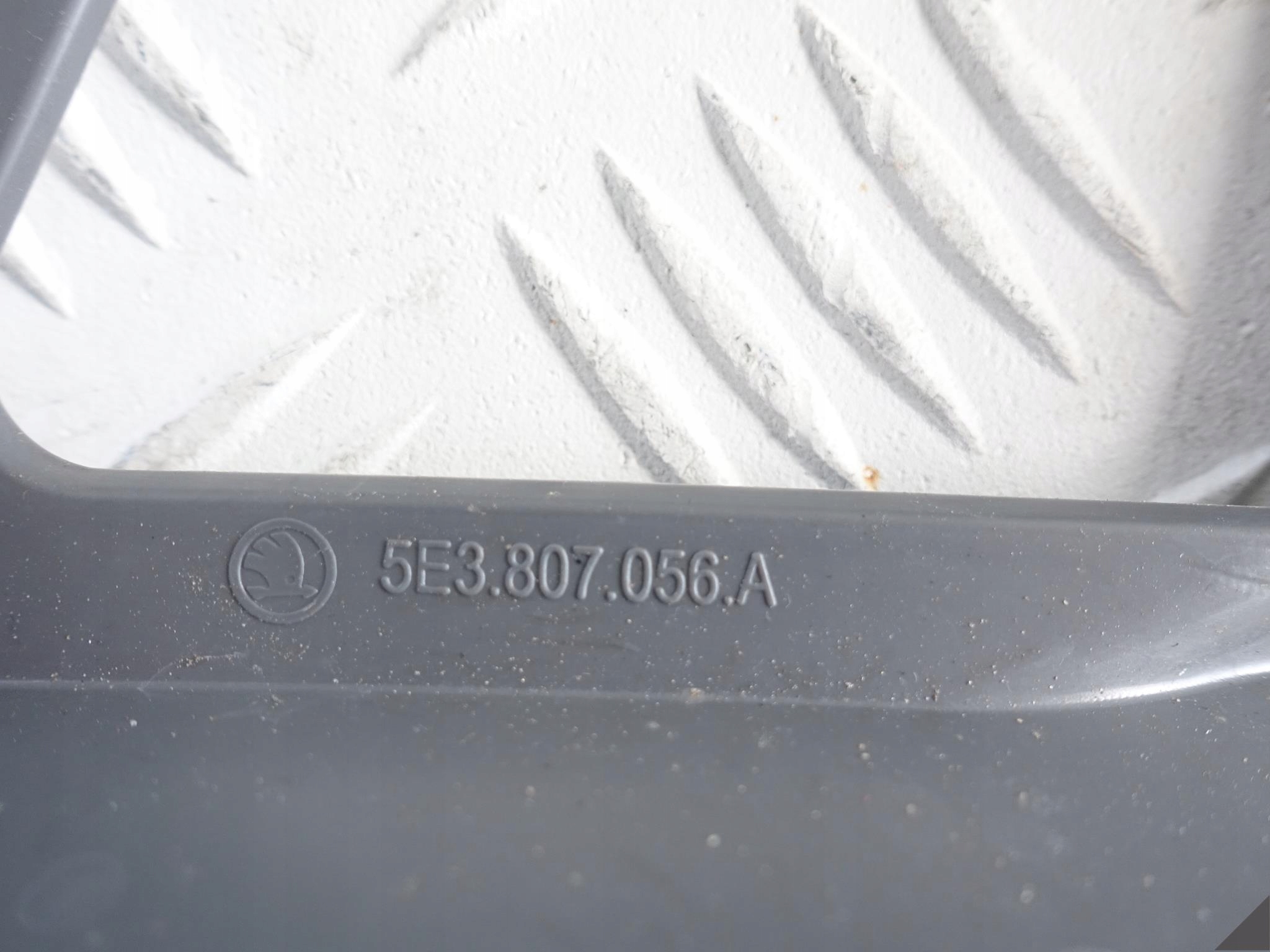 SKODA OCTAVIA IV 4 5E3 RS 20- ZDERZAK ŚLIZG PRAWY SKODA OCTAVIA IV 4 5E3 RS 20- ZDERZAK ŚLIZG PRAWY - obrazek 4