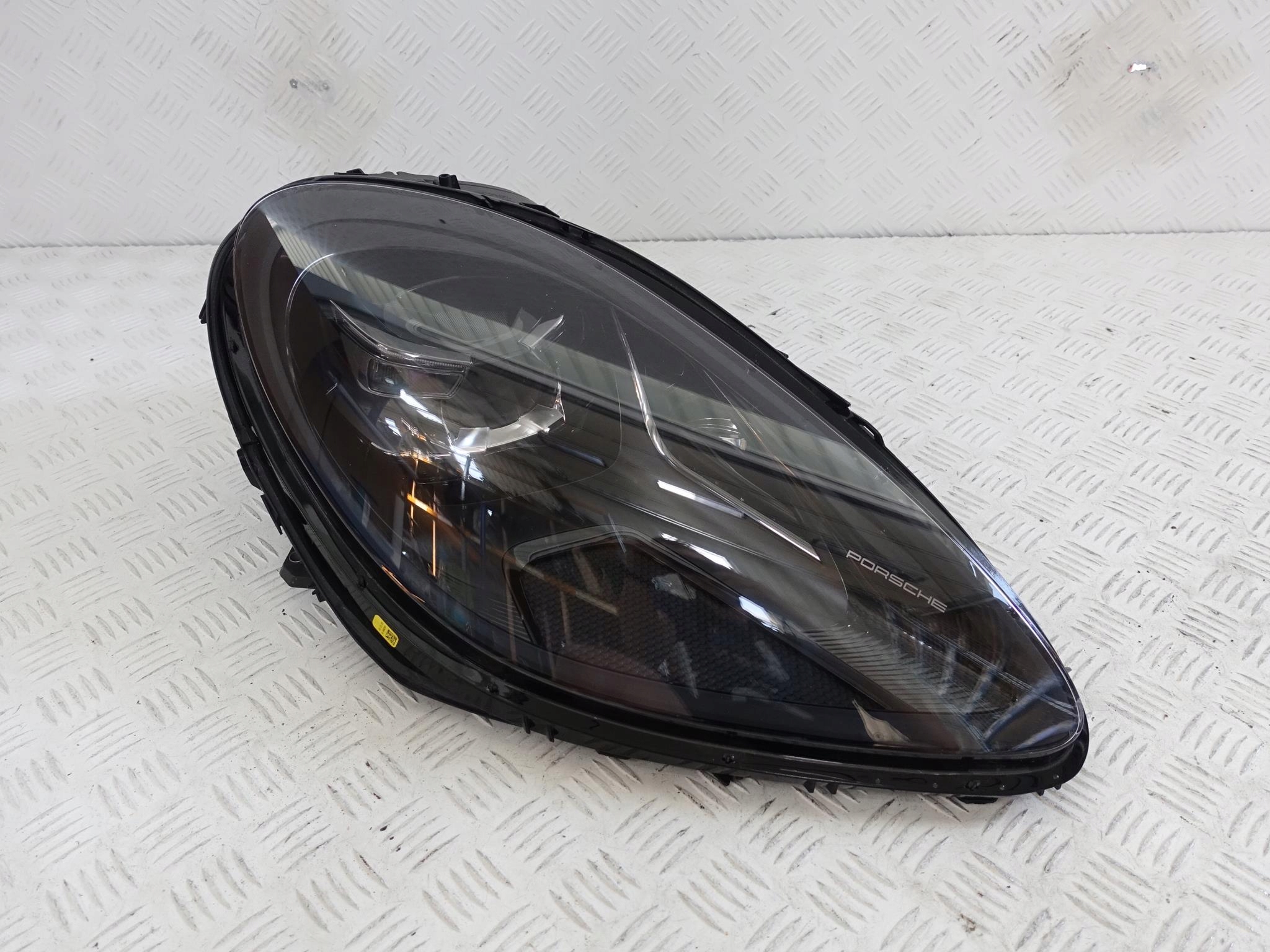 PORSCHE MACAN 95B LIFT GTS 18- FULL LED PRAWA EU LAMPA PORSCHE MACAN 95B LIFT GTS 18- FULL LED PRAWA EU LAMPA