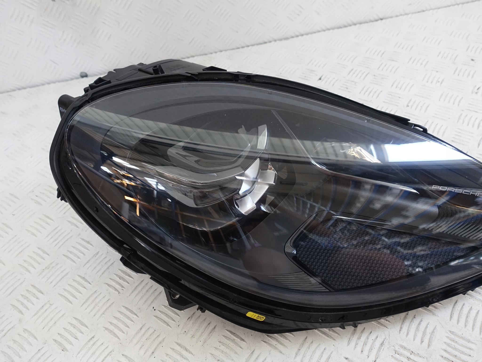 PORSCHE MACAN 95B LIFT GTS 18- FULL LED PRAWA EU LAMPA PORSCHE MACAN 95B LIFT GTS 18- FULL LED PRAWA EU LAMPA - obrazek 2