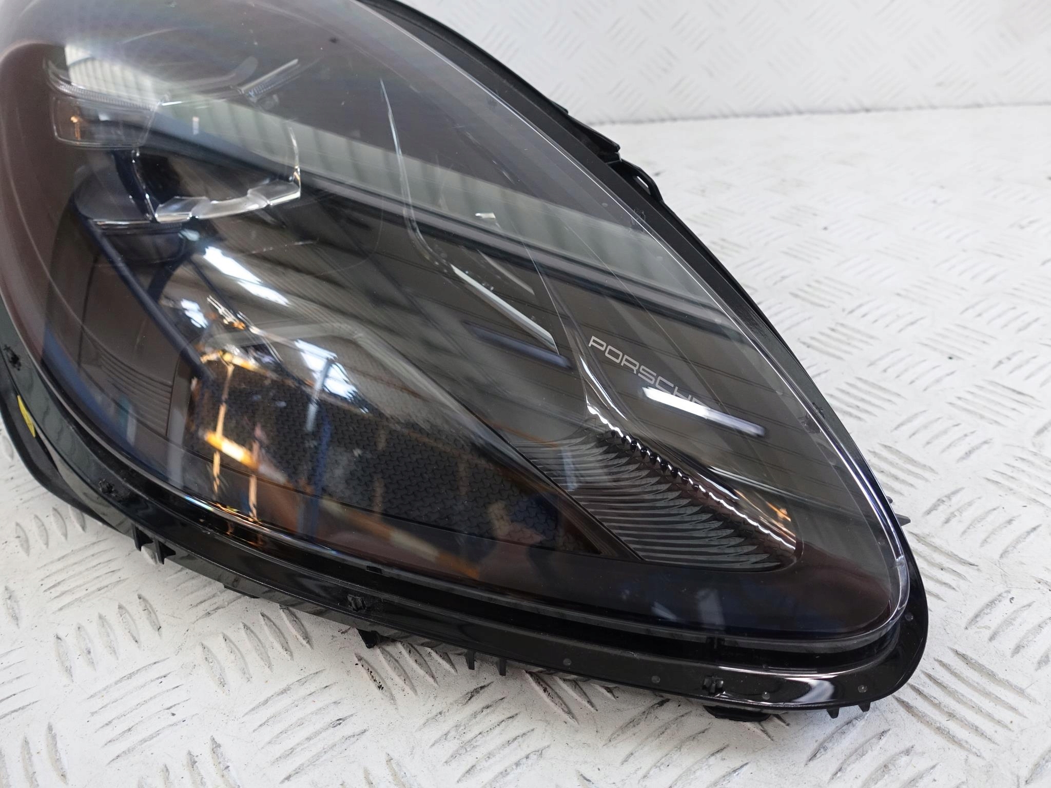PORSCHE MACAN 95B LIFT GTS 18- FULL LED PRAWA EU LAMPA PORSCHE MACAN 95B LIFT GTS 18- FULL LED PRAWA EU LAMPA - obrazek 3
